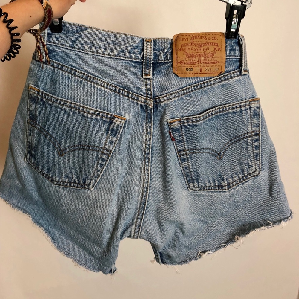 Vintage Levis frayed hem shorts size 23/24” - Picture 3 of 7